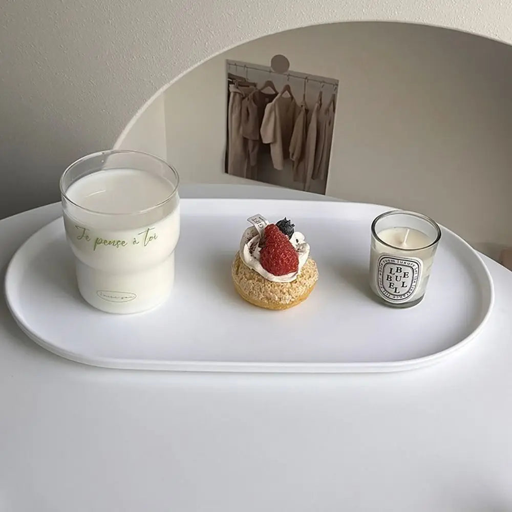 assiettes ovales modernes plastique beige rose blanc dessert vaisselle rangement maison cuisine