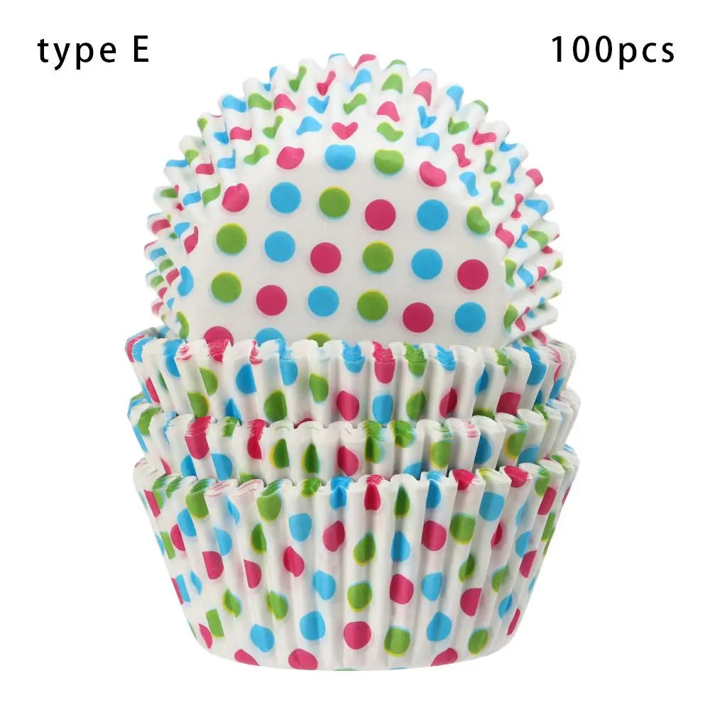 moules cupcakes plastique vert blanc rouge bleu rayures carreaux pois étoiles kiss 100 pièces