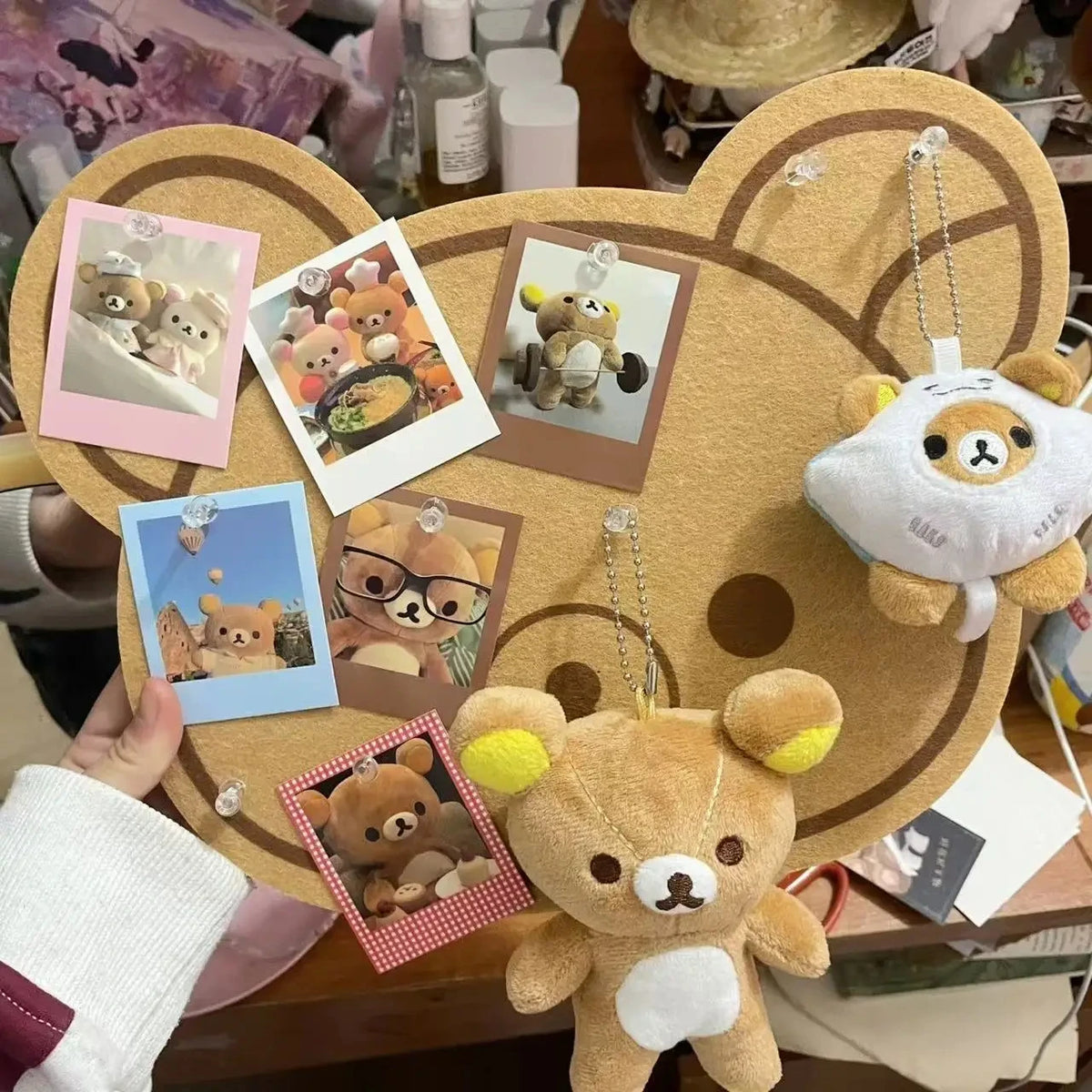 décoration murale kawaii ours mignon porte clés peluche polaroid pâtisserie liège texture granuleuse enfantin