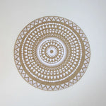 serviettes table boho chic beige noir motifs géométriques franges tissu lin opaques rondes