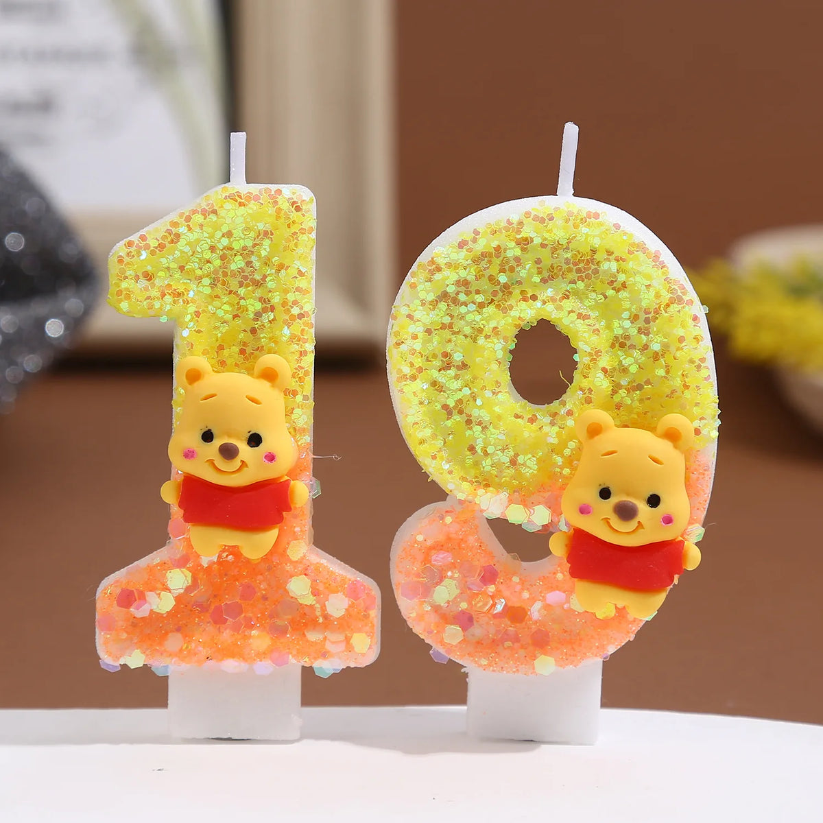 bougies anniversaire chiffre winnie ourson sequins dorés jaune orange blanc