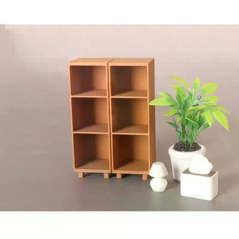 rangements étagères miniatures poupées boîtes vases plantes décoratives vases couleur bois clair motifs floraux