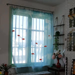 rideaux transparents bleus poissons rouges décoratifs tissu léger plissé fantaisiste chambre coucher