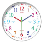 horloge murale moderne enfants chiffres colorés fond blanc cadre argenté silencieuse salon chambre