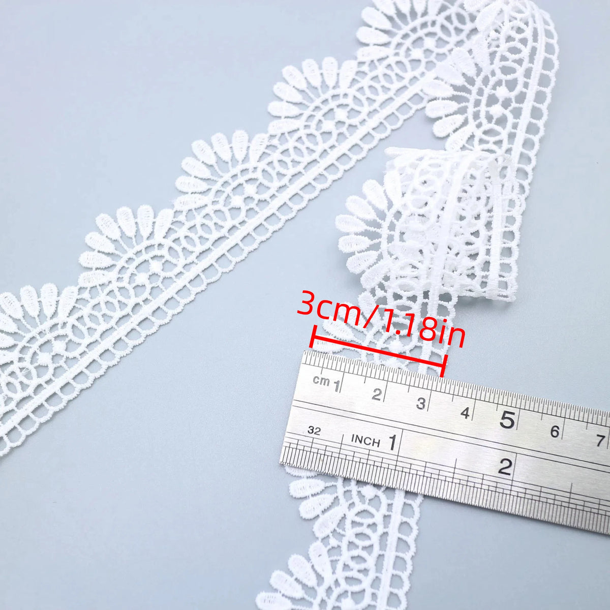 ruban dentelle motif floral blanc largeur 3cm polyester soluble eau mariage décoration classique élégante
