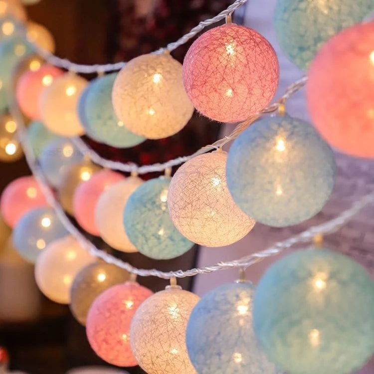 guirlande lumineuse rose bleu blanc boules tissées modernes anniversaire mariage noël festive