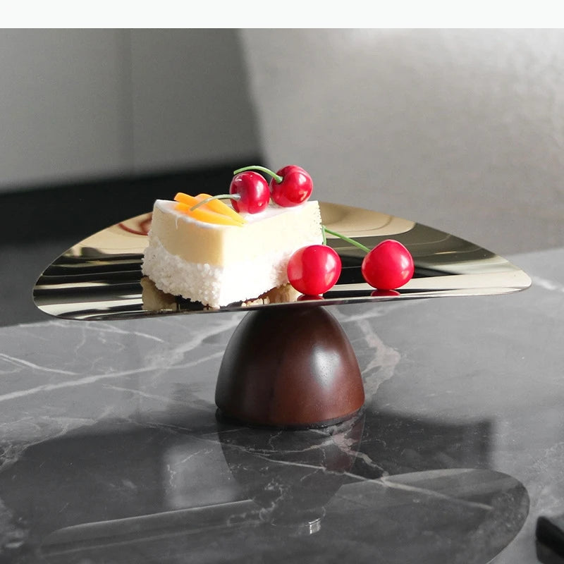 support gâteau or brun moderne élégant lisse brillant minimaliste restaurant decoration