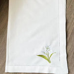 serviettes table brodées fleurs feuilles coton blanc vert bleu rustique fêtes maison mariage
