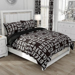 Parure de lit complète housse de couette et taies d'oreiller dans une chambre décorée