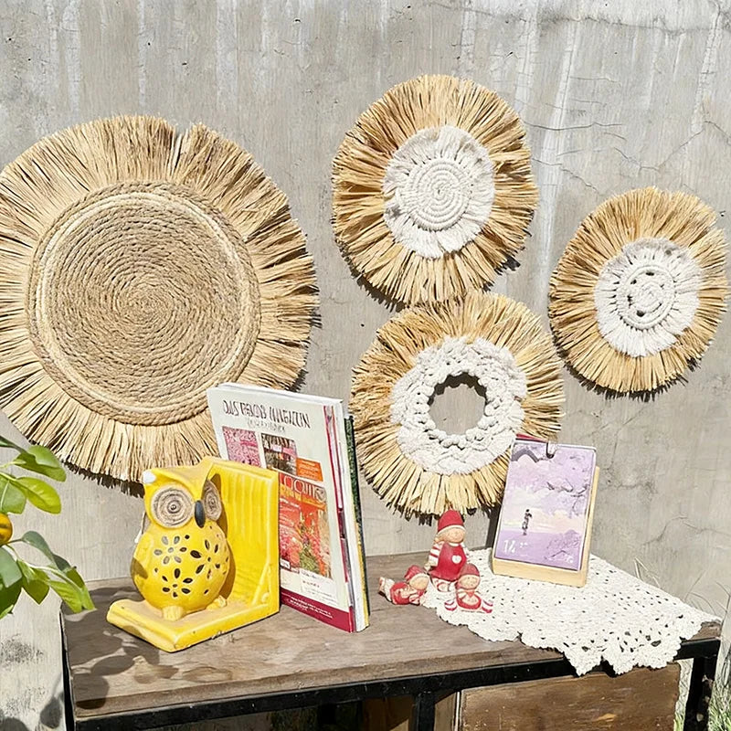décoration murale bohème plaques raphia naturel spirale franges artisanal chambre moderne