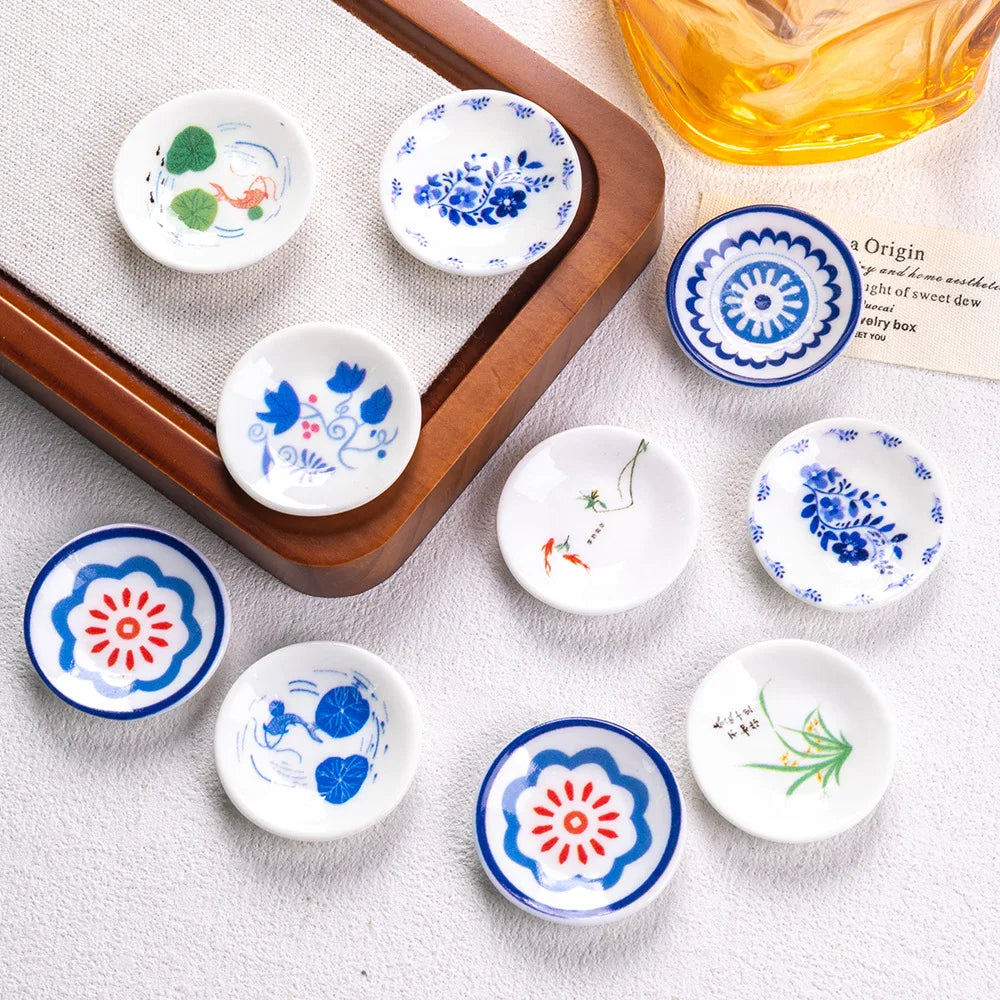 assiettes decoratives petites fleurs poissons geometriques nice day blanc bleu rouge vert jaune vintage
