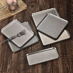 assiettes modernes gris métallisé mat opaques set repas fourchette couteau fruits légumes