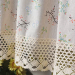 Détail motif floral rideau japonais