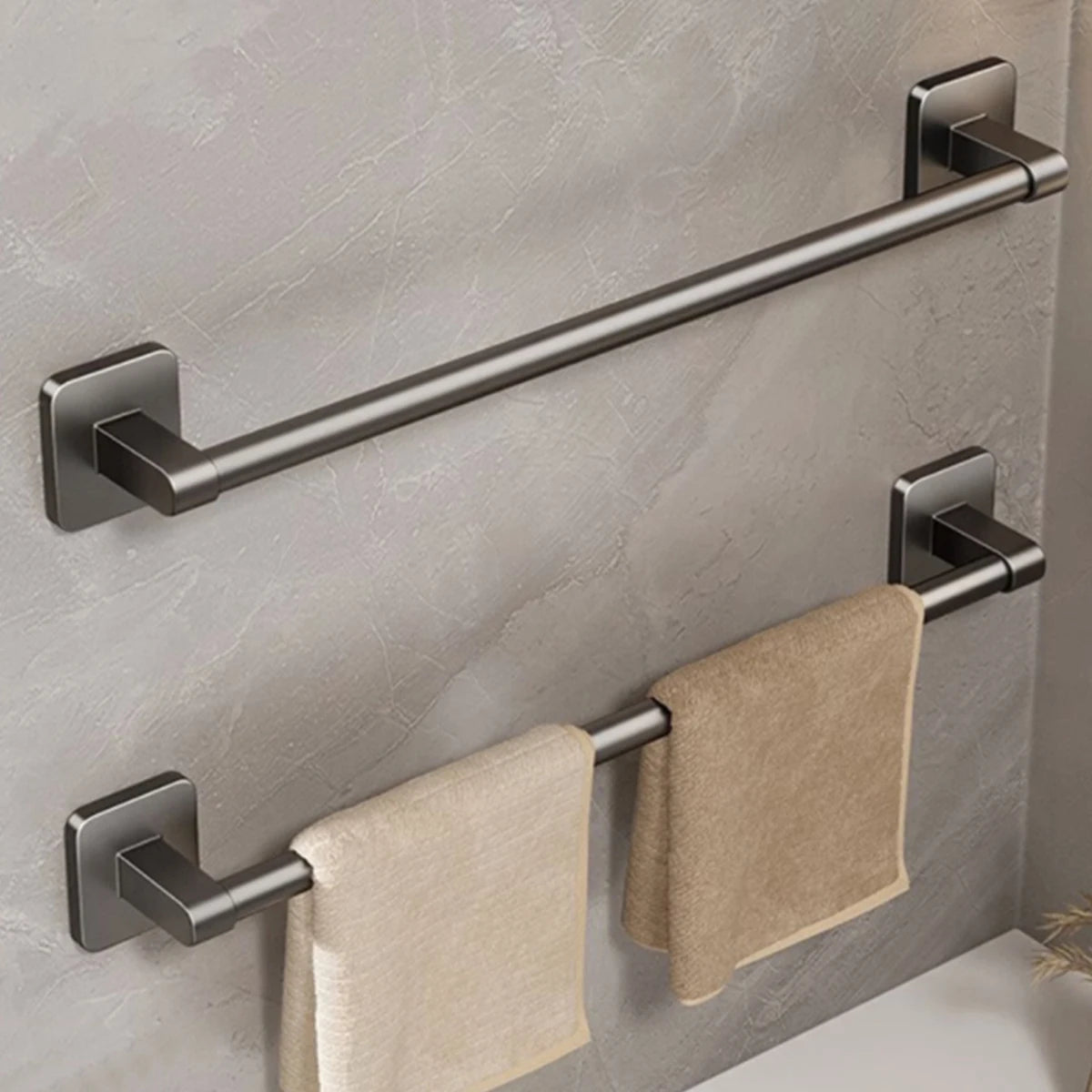 porte serviettes mural moderne adhésif noir gris blanc serviettes tissu beige bordure dorée salle