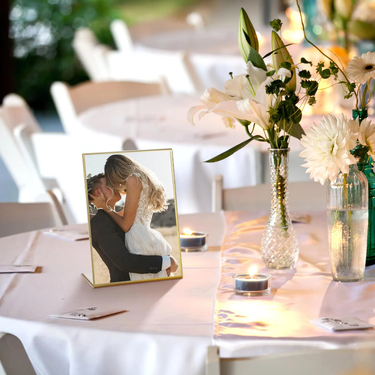 supports signe acrylique transparent cadre doré moderne pieds pliants table mariage numéros menus photo