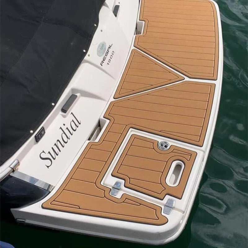 tapis sol bateau marron foncé texture bois cockpit swim platform autoadhésif moderne nautique