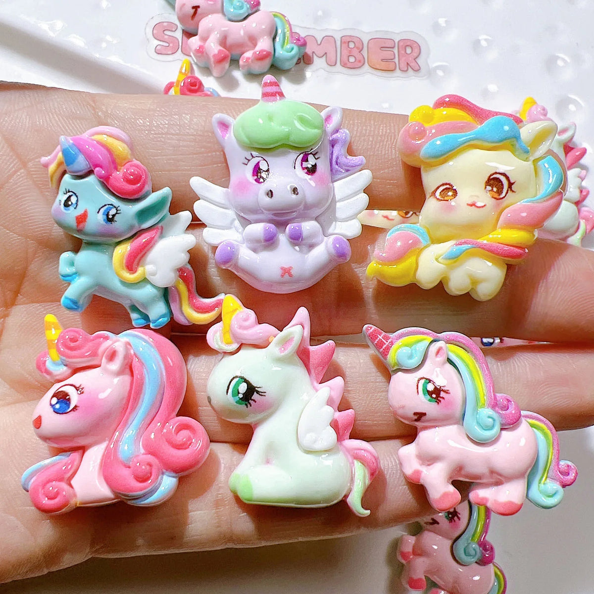 figurines licorne animaux dessin animé colorées résine kawaii scrapbooking bricolage décoration artisanat mignon cartoony