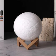 veilleuse lune led texte surface lunaire support bois moderne chambre salon
