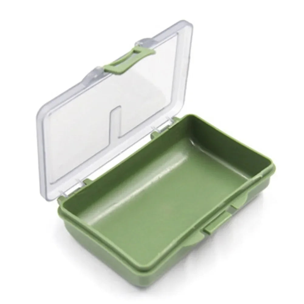 boîte pêche compartiments vert gris plastique lisse pratique compact poignée