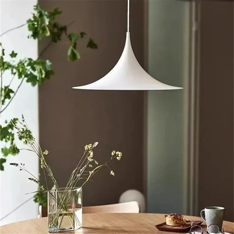 suspension lumineuse pendentif moderne noir blanc ampoule e27 métal certification flux luminescent
