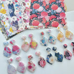 boucles d'oreilles multicolores fleurs papillons moderne fixations bijoux colorées