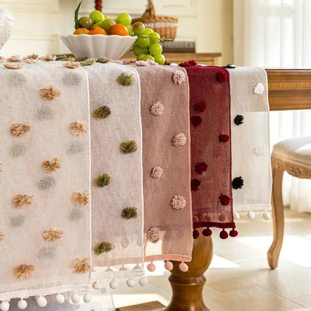 table cuisine nappe rose blanche rouge pompons décorative rustique imperméable machine festive noël pâques