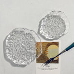 assiettes blanches modernes céramique lisses rangement présentation alimentaire set tailles différentes
