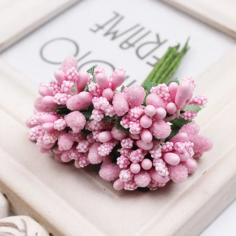 décoration intérieure bouquets artificiels fleurs boutons modernes variées feuilles vertes