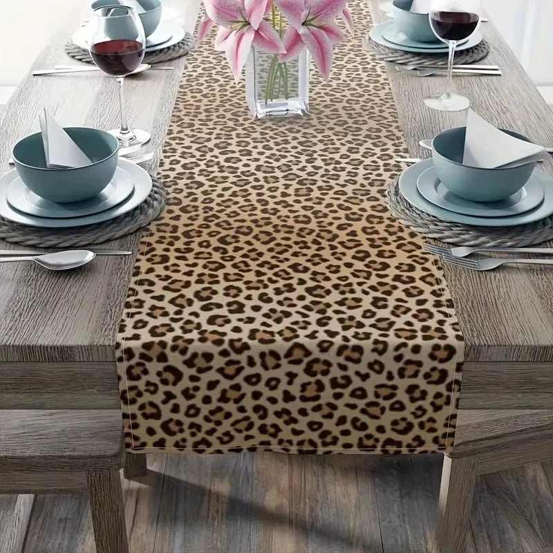 nappe polyester léopard beige marron foncée décoration intérieure table anniversaire assiettes verres couverts bol