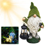 statue gnome decoratif jardin resine vert blanc marron lanterne hache texture mousse rustiqueextérieur