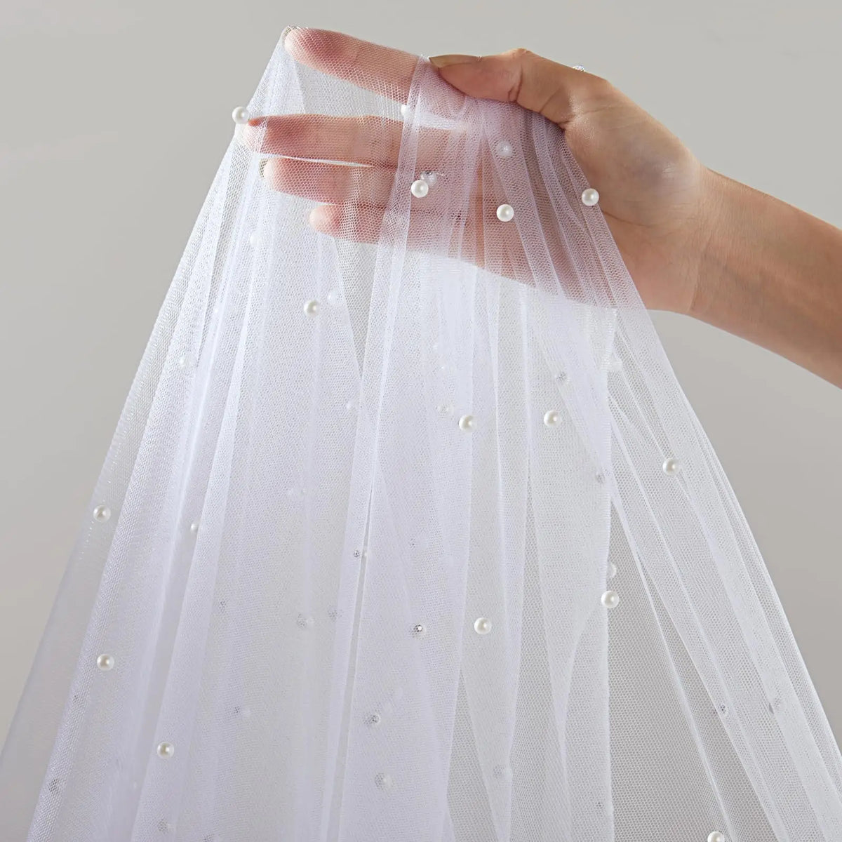 nappe tulle perlée transparente élégante mariage blanc noir rose vert
