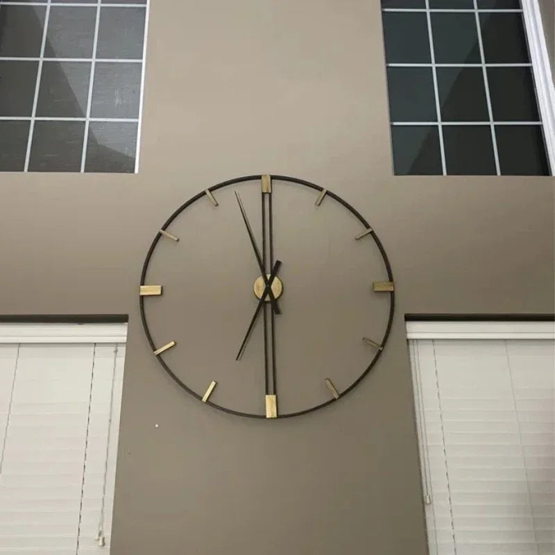 horloge murale moderne 60cm cadre noir transparent aiguilles numéros dorés quartz métal