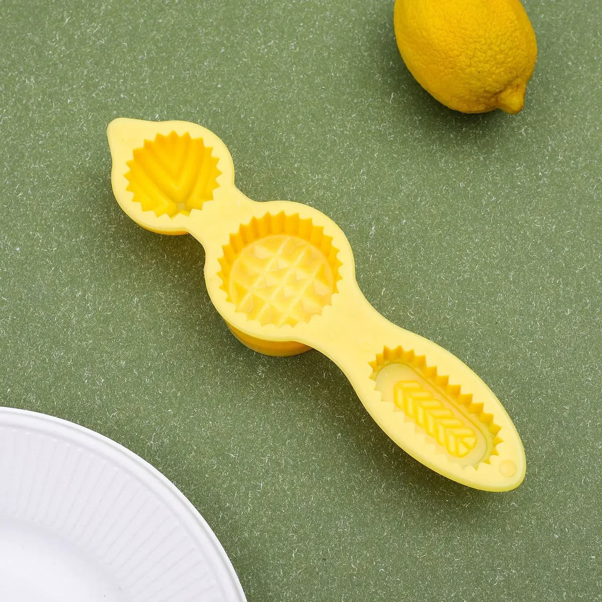 moule biscuits jaune divers motifs géométriques moderne poignée pâtisserie cuisson respectueux environnement