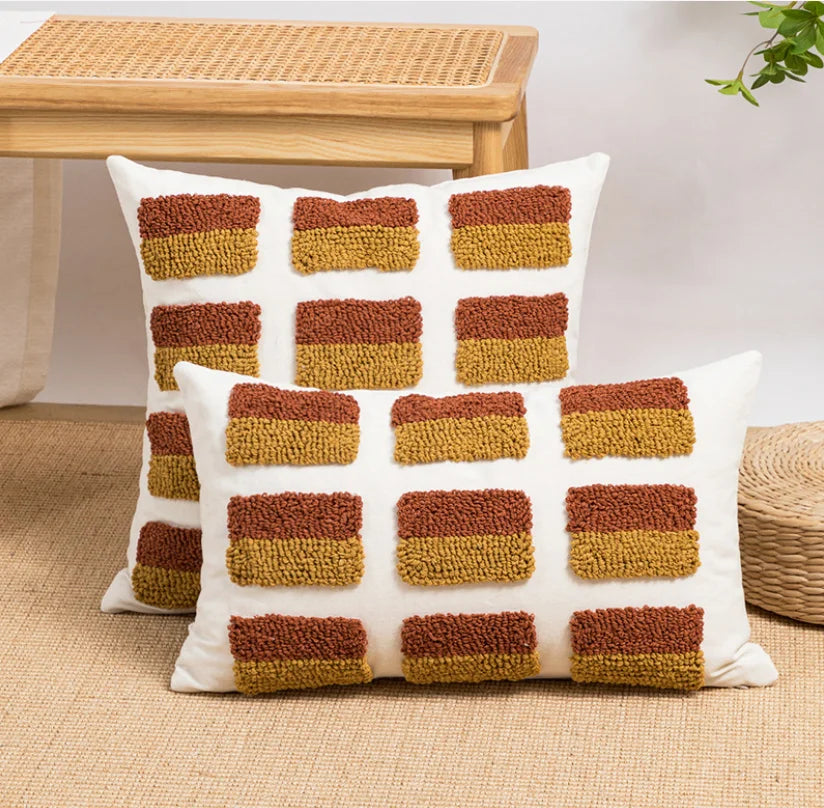 coussin moderne géométrique brodé coton polyester blanc orange moutarde adhésif rectangle square decoration
