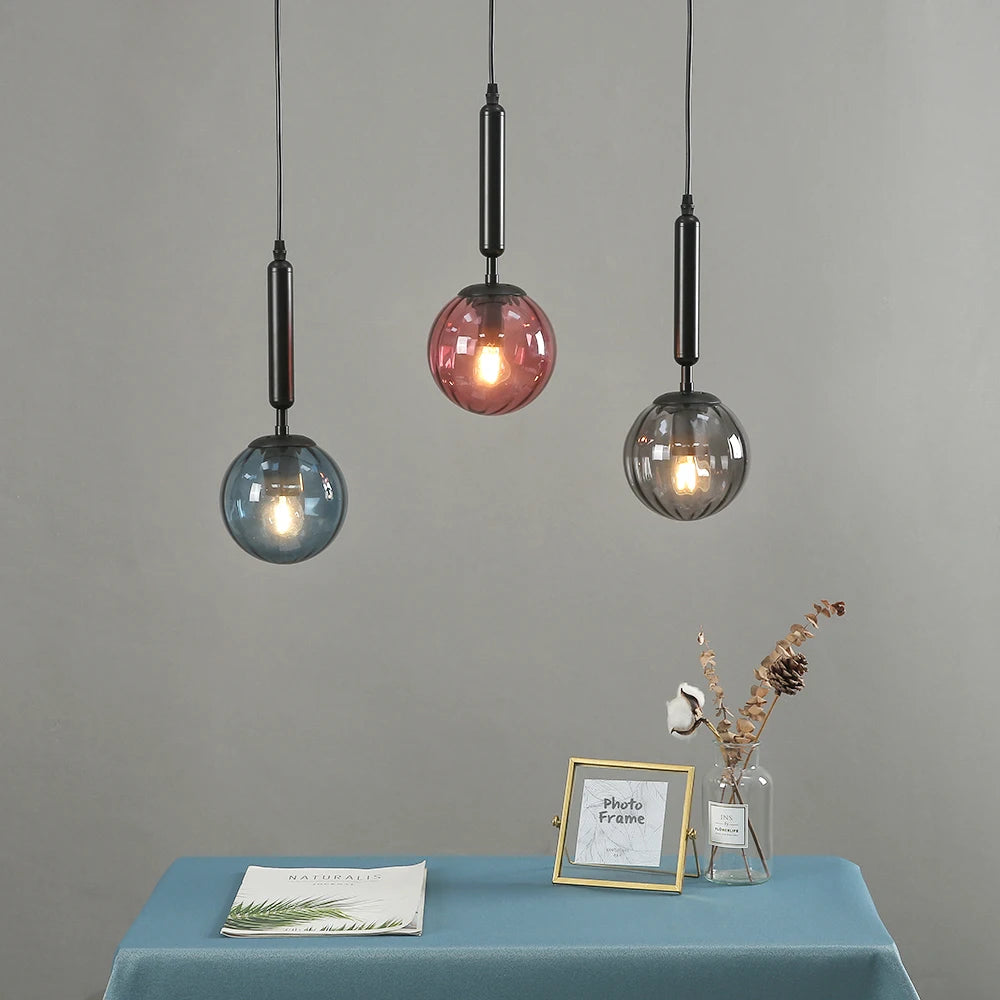 suspension lumineuse moderne transparente bleu rose gris câble fixe
