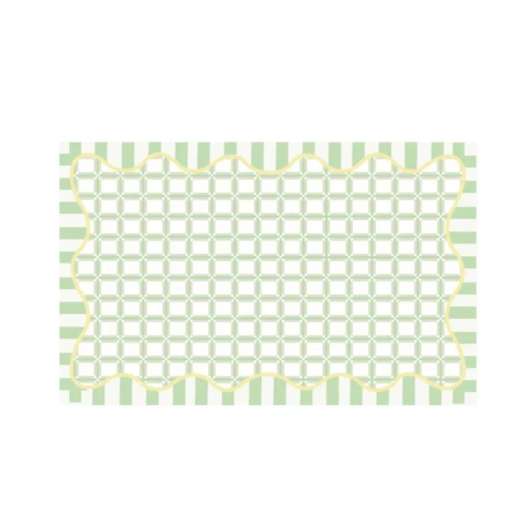 Un motif géométrique composé de carrés vert clair disposés dans un damier, avec des lignes jaunes ondulées qui traversent l'image.