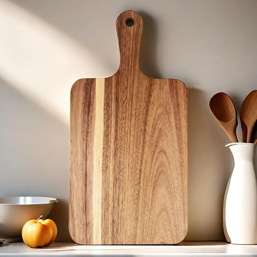 planches découper bois naturel rustique poignée métal doré charcuterie fromage fruits légumes servir moderne