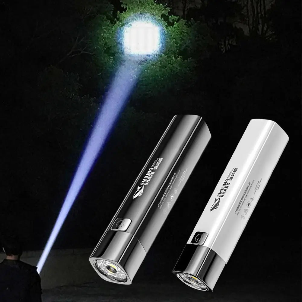 lampe torche blanc moderne batterie intégrée 1200mAh distance éclairage 50m lumiere 160 lumens
