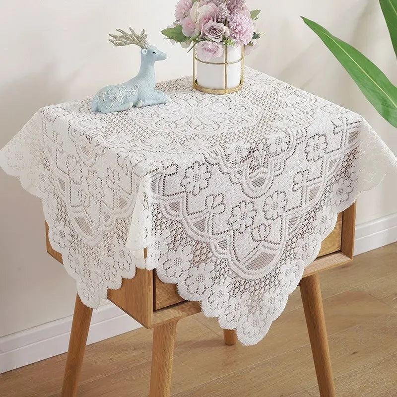 nappe dentelle motif floral table decoration blanc crème rustique vintage mariage fête