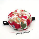 pinces couture traditionnelles fleurs colorées blanches rubans noirs noir rouge vert