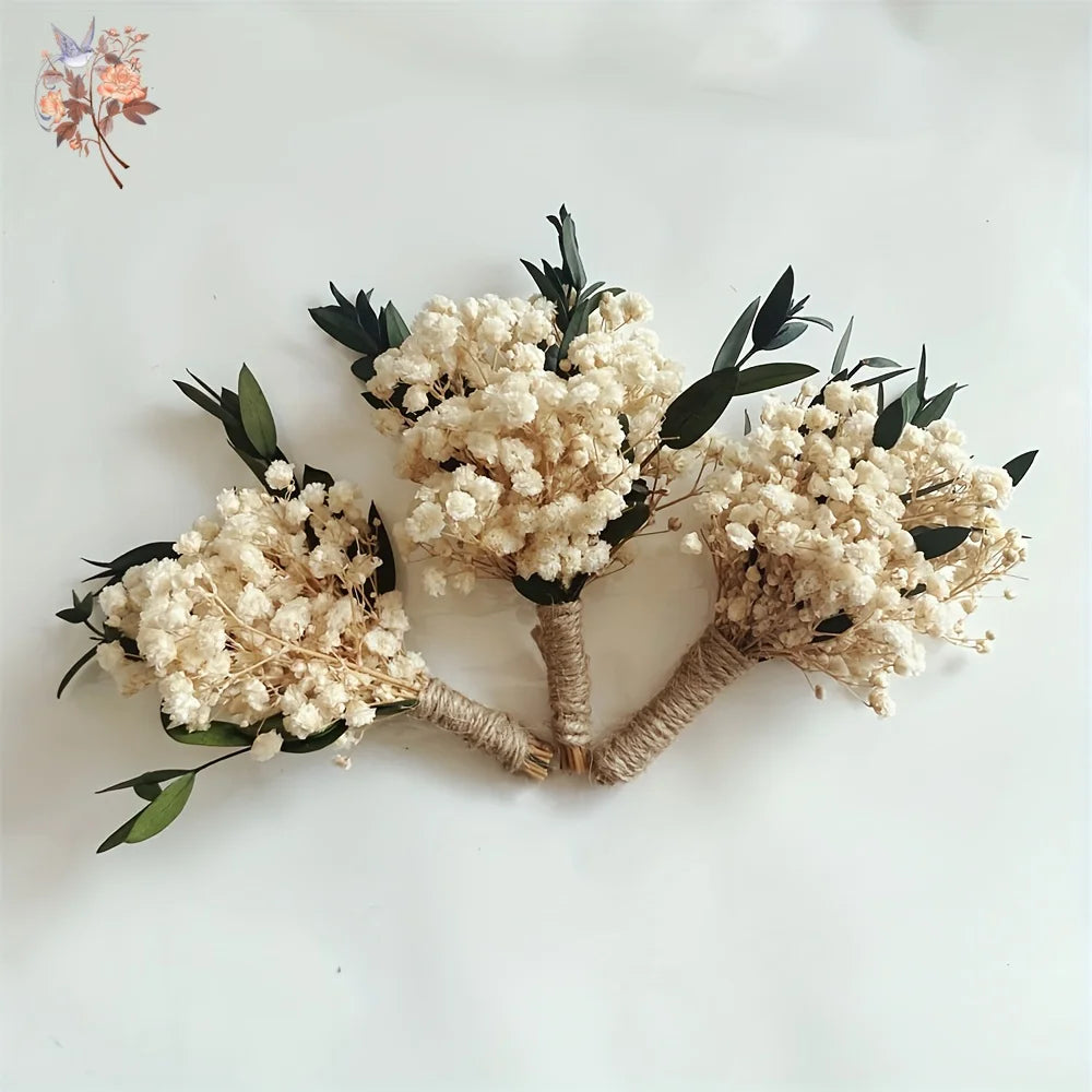 bouquet fleurs séchées naturel petites roses blanches feuilles vertes décoration intérieure anniversaire mariage baby