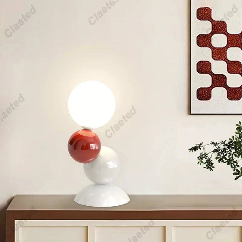 Détail de la lampe de chevet design montrant les matériaux ABS et FER