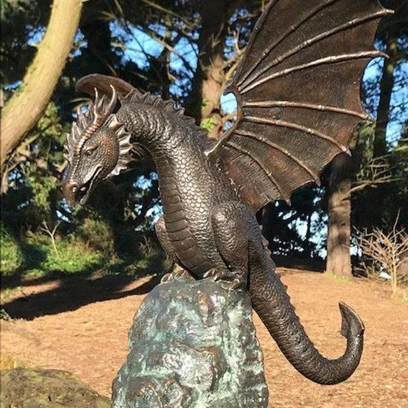 statue dragon fontaine bronze éclair orangé vert émaillage fantastique maison jardinextérieur