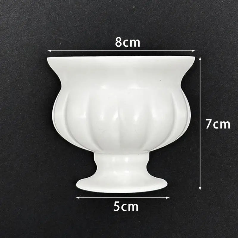 vase mural porcelaine blanc semi circulaire classique arrangement floral