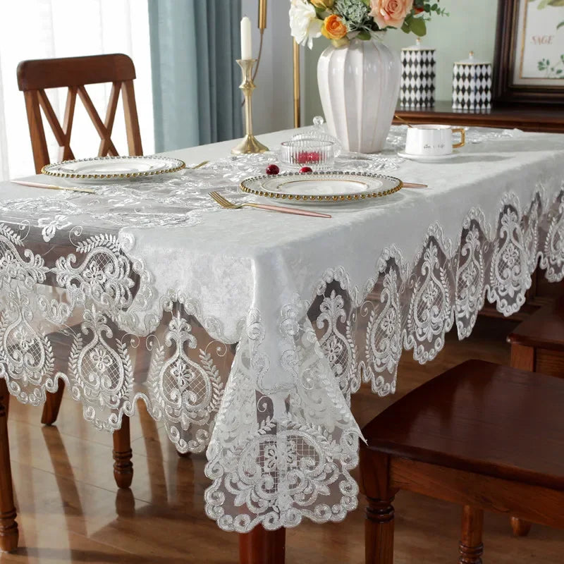 nappe table rectangulaire blanche velours broderie florale luxe salle manger