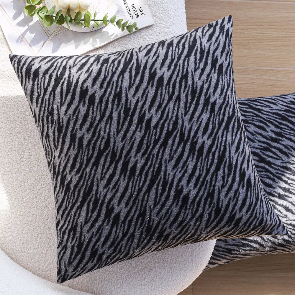 taies d'oreiller tigrées noires blanches modernes opaques durables 45x45cm pièces invisible zipper