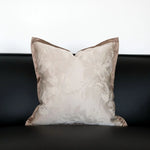 housse coussin motif floral blanc beige contemporain décoratif auto adhésif polyester