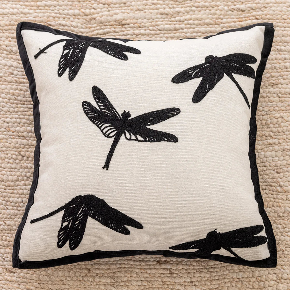 taies d'oreillers élégantes polyester chenille motif dentelle 45x45cm blanc noir decoration maison hospitalière