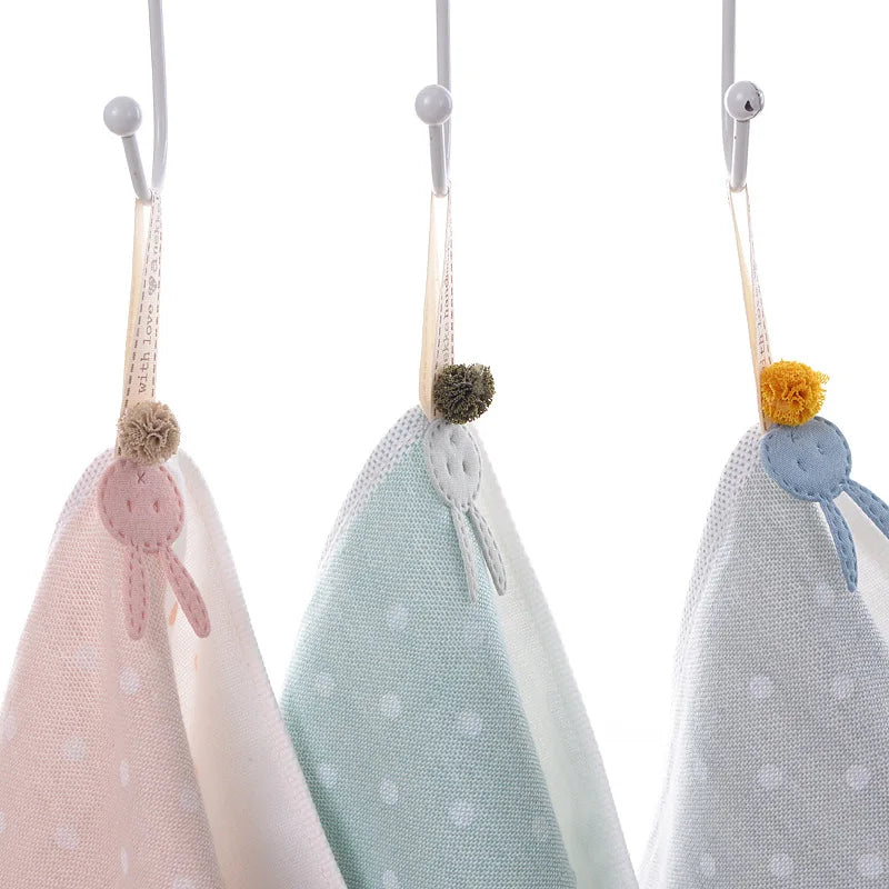 serviette coton bébé rapide absorption noël rose clair vert pastel gris clair points blancs