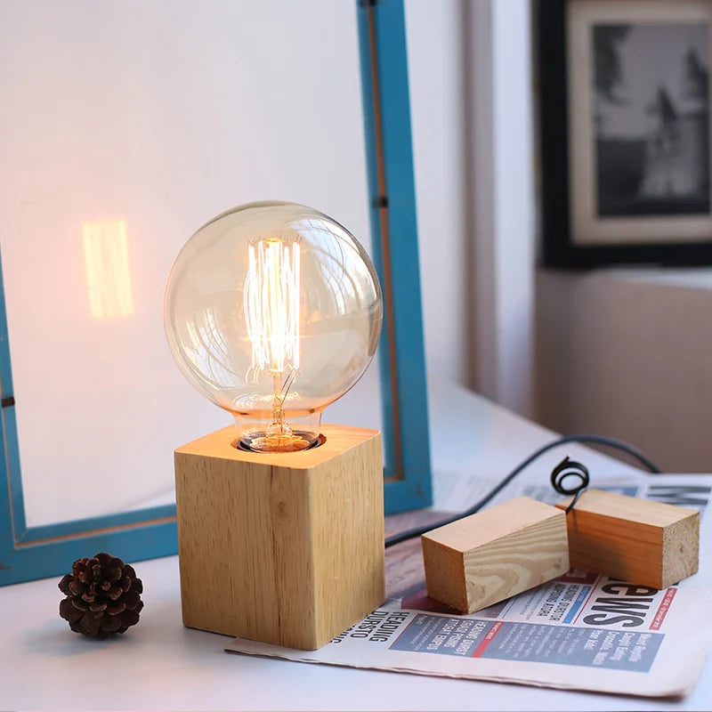 lampe poser bois naturel vintage minimaliste socle métal noir decoration chambre lumière moderne interrupteur